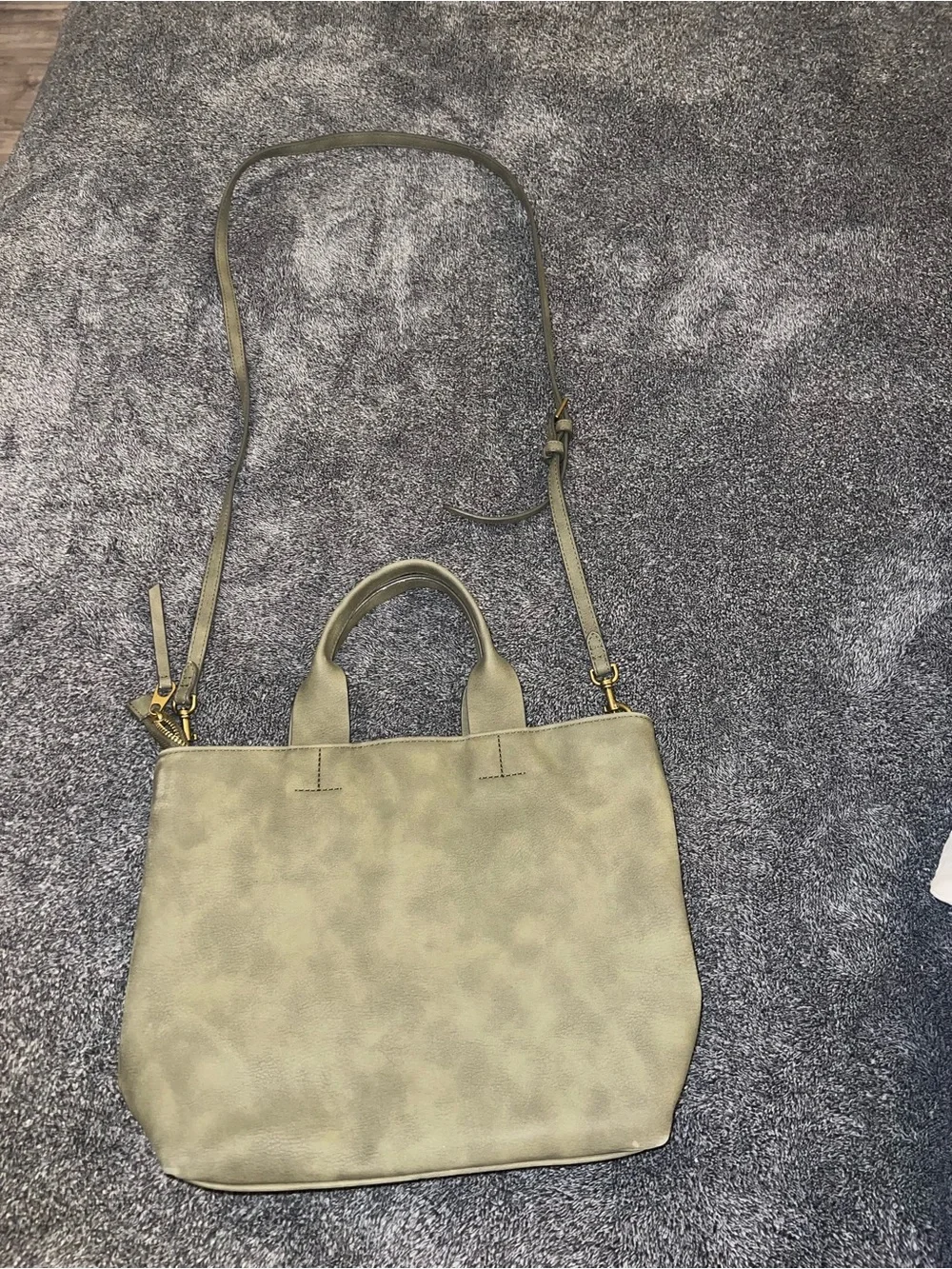 Universal Thread versatile olive